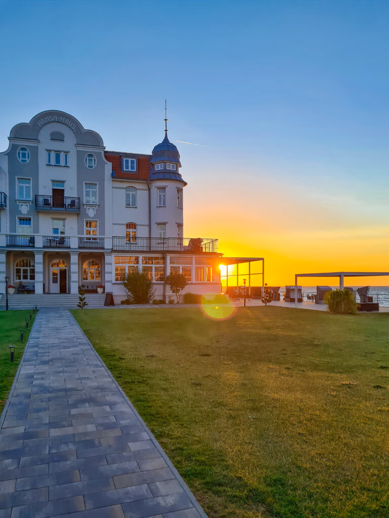 Hotel meergut im Sonnenuntergang in Kühlungsborn